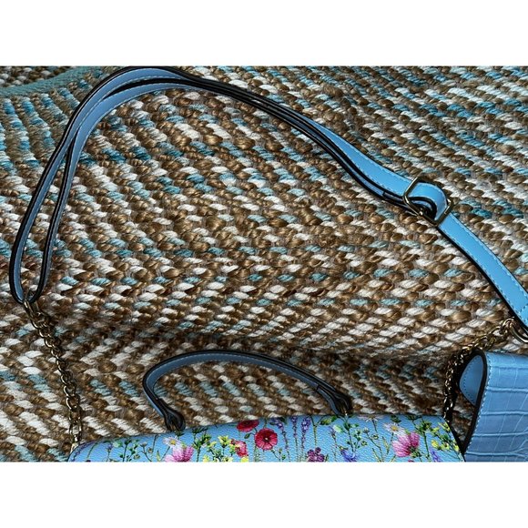 Iman Global Chic Satchel /Crossbody Light Blue Flower Garden Convertible Flap NW - Picture 3 of 8